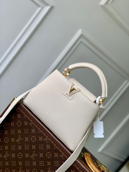 Louis Vuitton Capucines BB