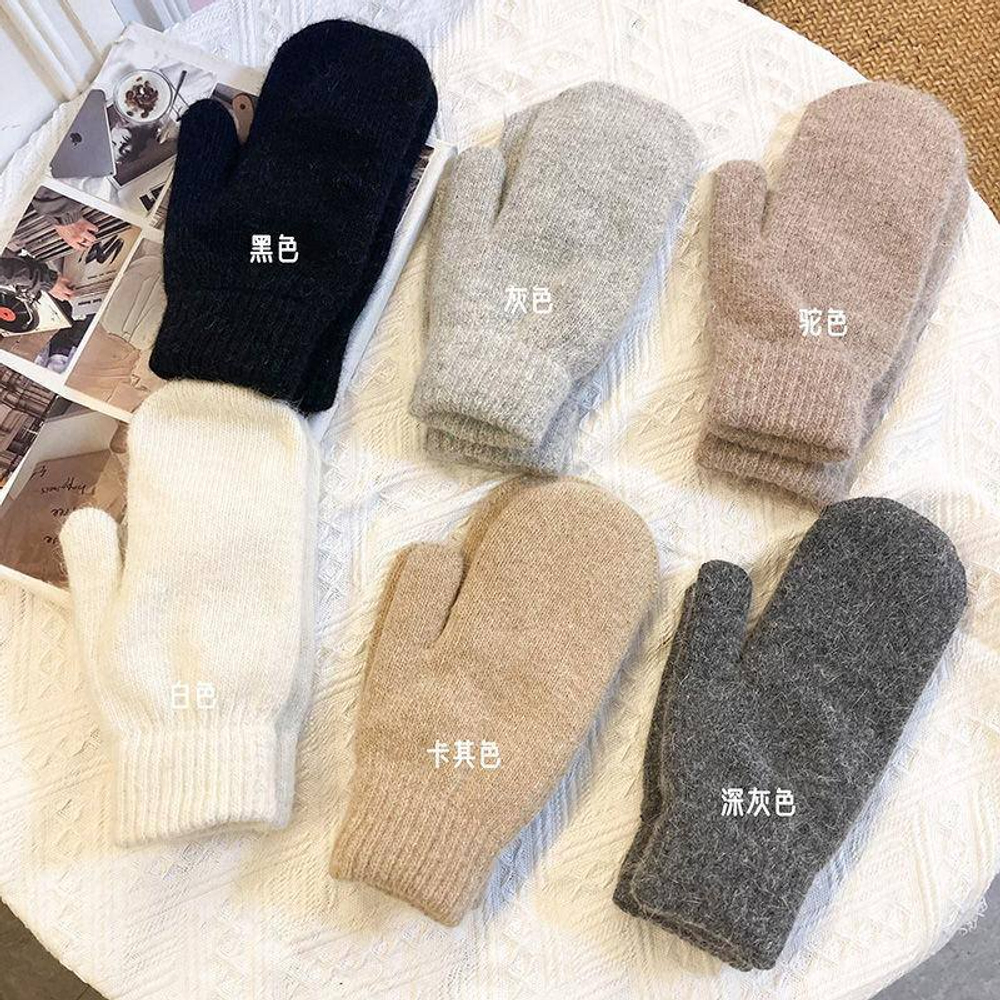 Вязаные варежки