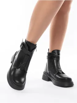 Зимние ботинки на высокой платформе