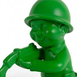 Статуэтка Plastic Peace