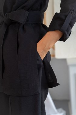 Костюм черный жакет и бермуды