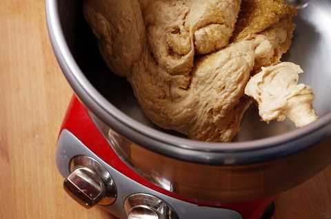 Сахар в тесто