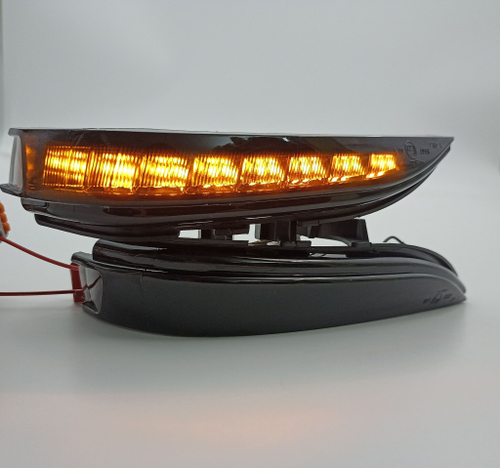 Повторитель поворота на зеркало Лада Веста стиль "Лексус" диодный бегающий 2шт