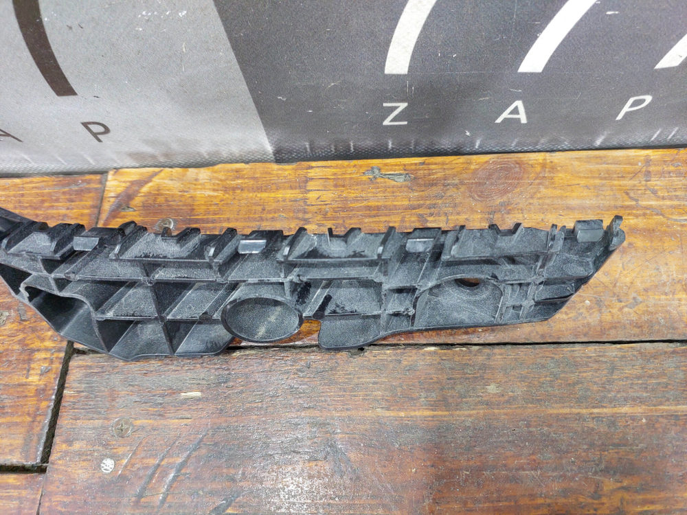 Кронштейн переднего бампера правый GAC GS8 2 21-нв Б/У Оригинал 7105012DRS0000