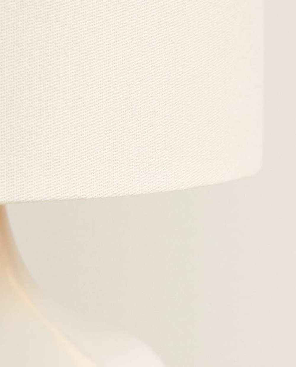 ZARA HOME МАЛЕНЬКАЯ НАСТОЛЬНАЯ ЛАМПА С КЕРАМИЧЕСКИМ ОСНОВАНИЕМ