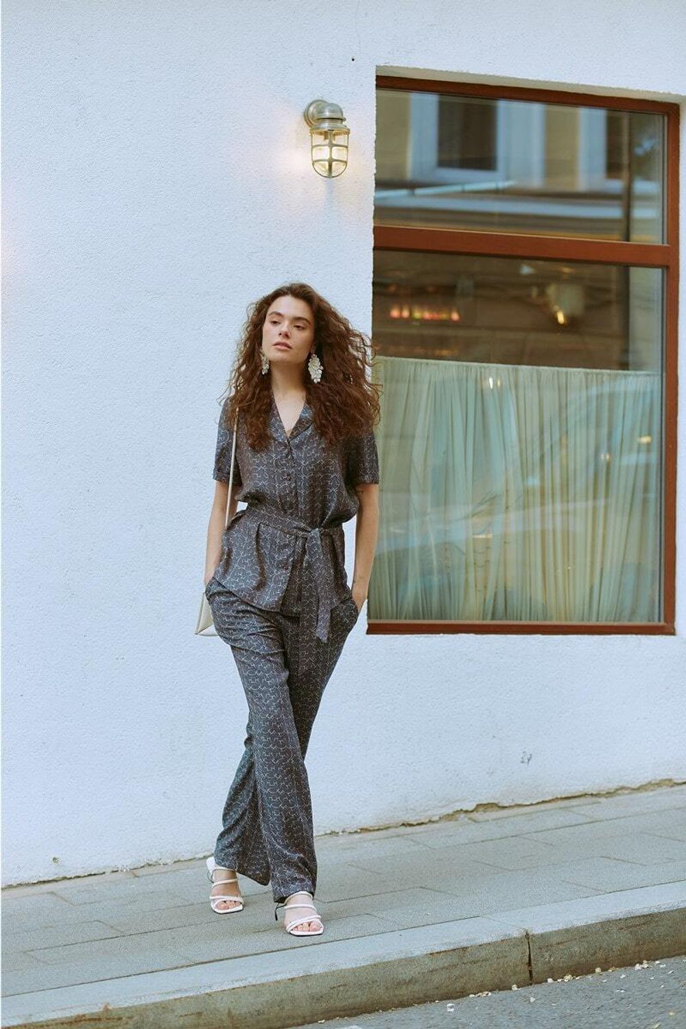 Брюки палаццо на резинке графит принт вискоза (Размер 42,44)