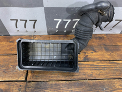 Крышка корпуса воздушного фильтра Kia Rio 2 (JB) 05-11 Б/У Оригинал 281111G000