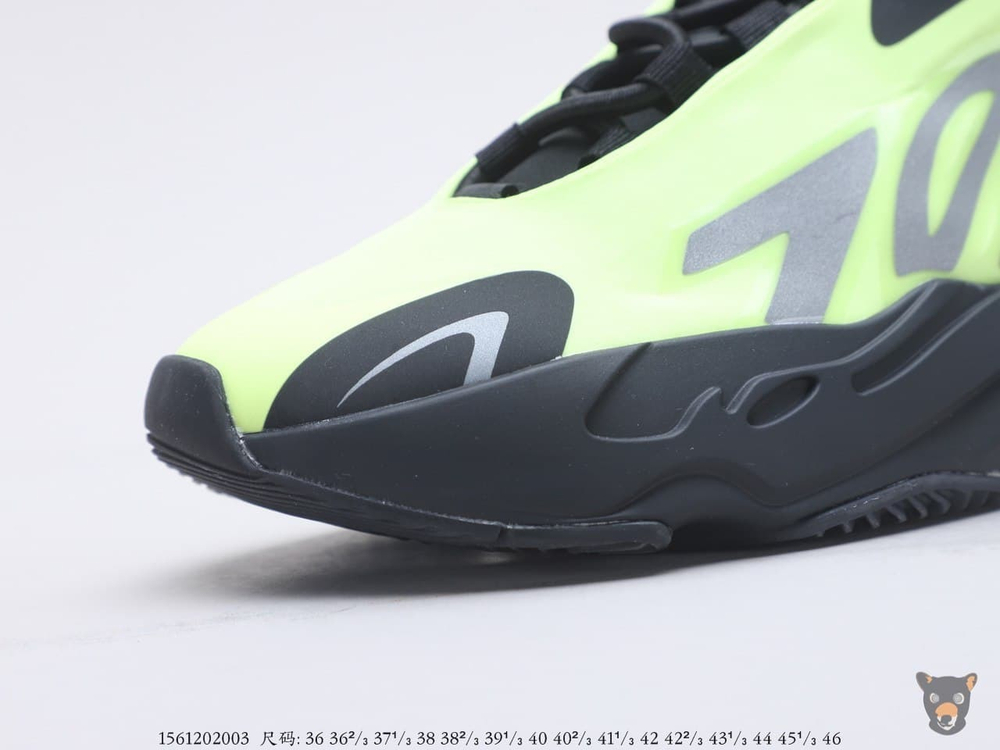 Кроссовки Yeezy Boost 700 MNVN "Phosphor"