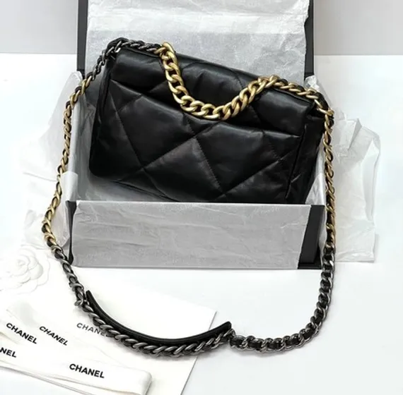 Сумка-конверт Chanel 19 среднего размера черный