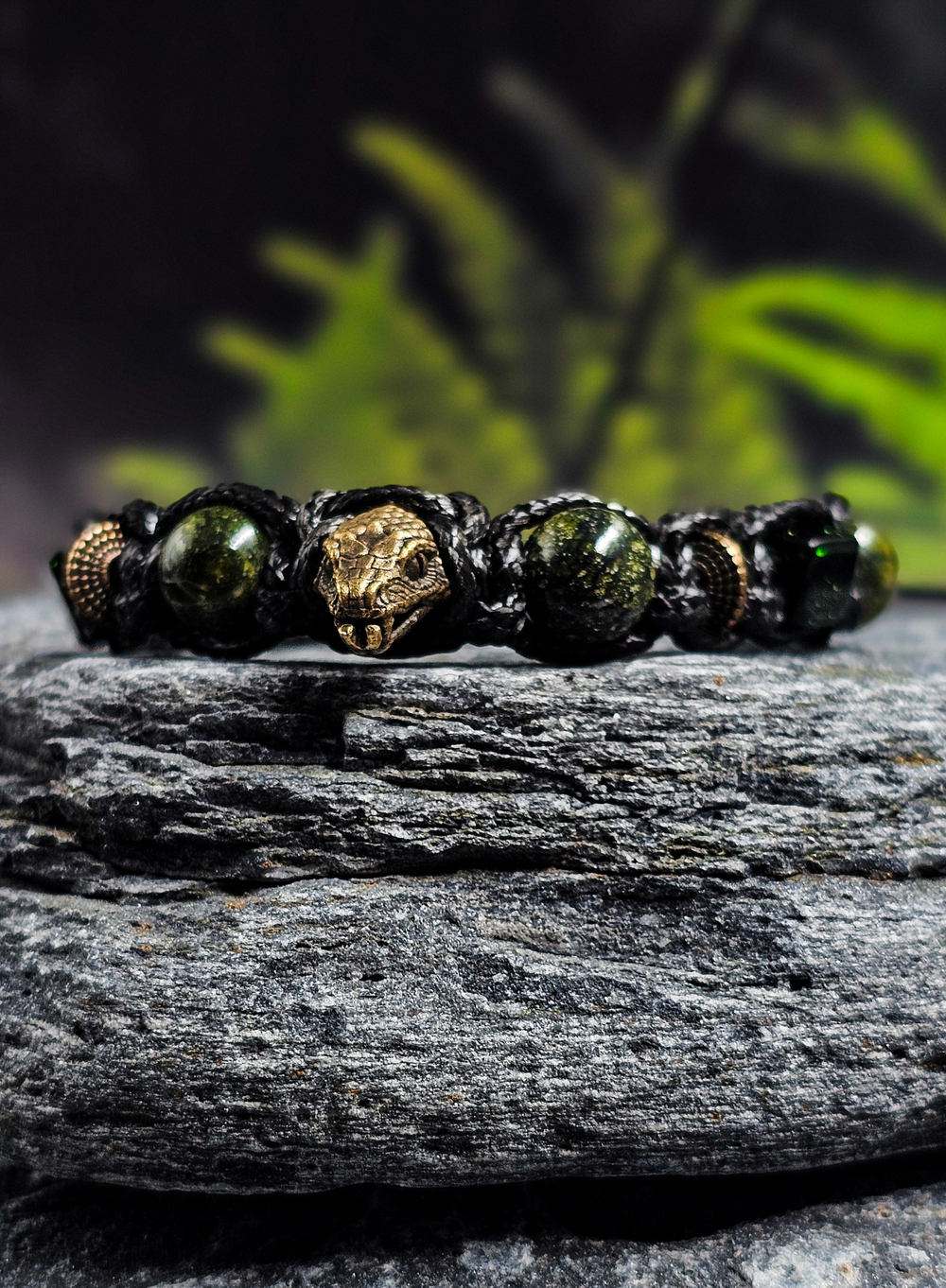 Мужской браслет на руку Змея. Авантюрин и Змеевик