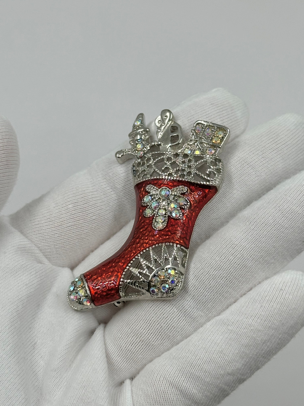 Брошь Рождественский сапожок