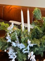 Композиция из хвои со свечами