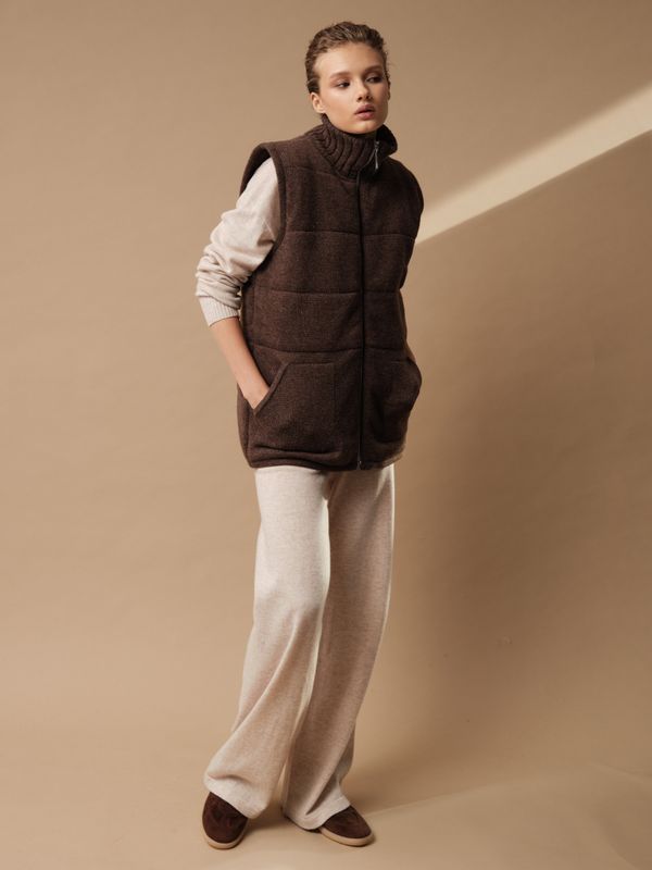 V0442-8100 Жилет шоколадный dbr