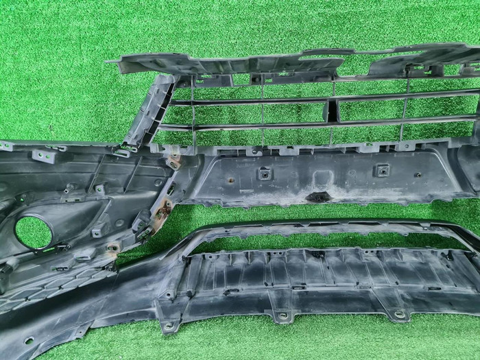 Бампер передний Lada Vesta (2015-н.в.) Cross