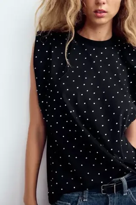 ZARA ФУТБОЛКА С ПОДПЛЕЧНИКАМИ И СТРАЗАМИ, ЧЕРНЫЙ