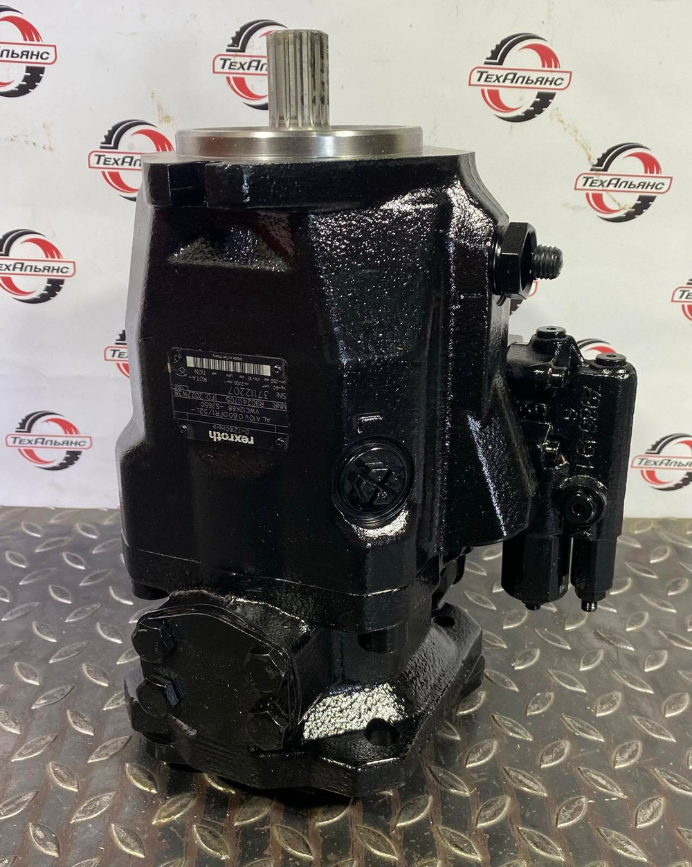 Насос 11707969 гидравлический