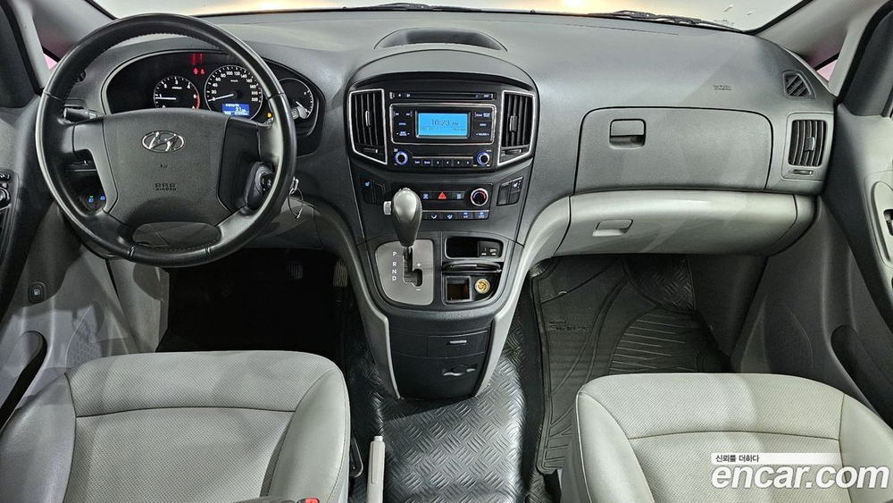 Hyundai The New Grand Starex Van 5-и местный (07.2020)