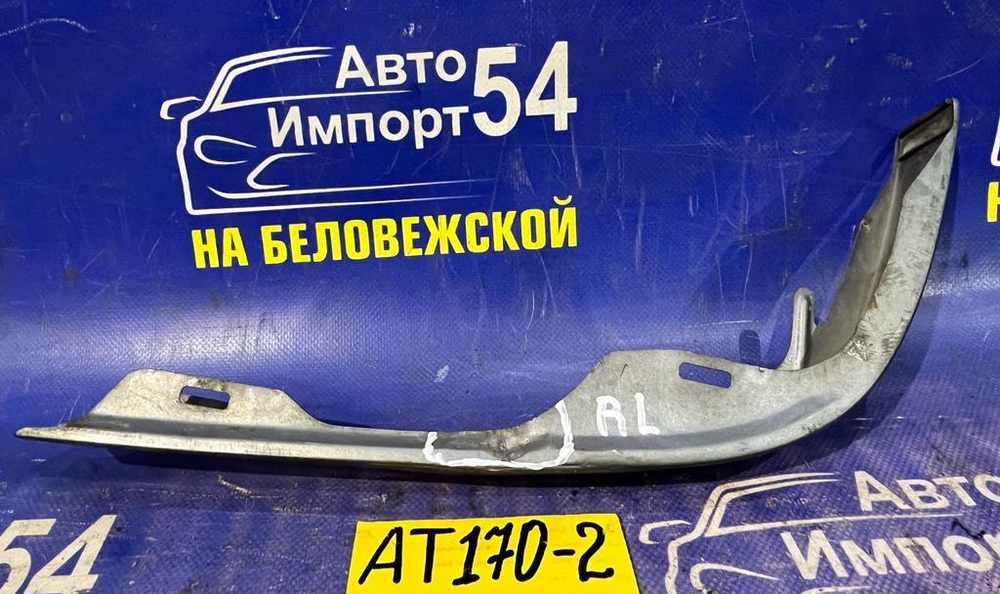 Планка под стоп левая TOYOTA CORONA 1990