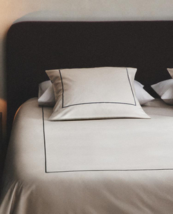 ZARA HOME ПОДОДЕЯЛЬНИК ИЗ САТИНА С ОКАНТОВКОЙ, СЕРЫЙ