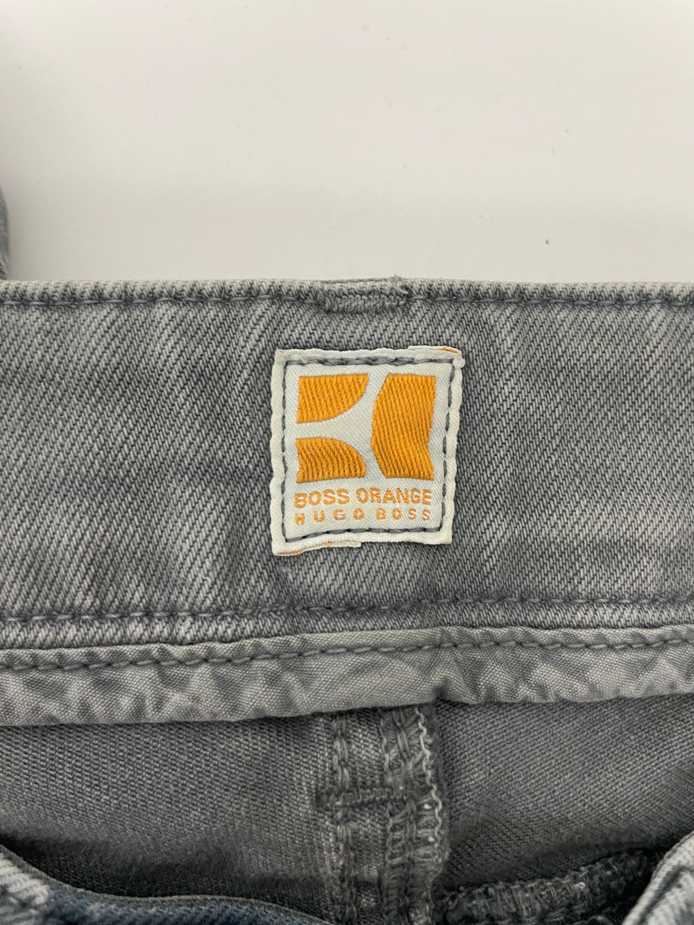 Джинсы Hugo Boss