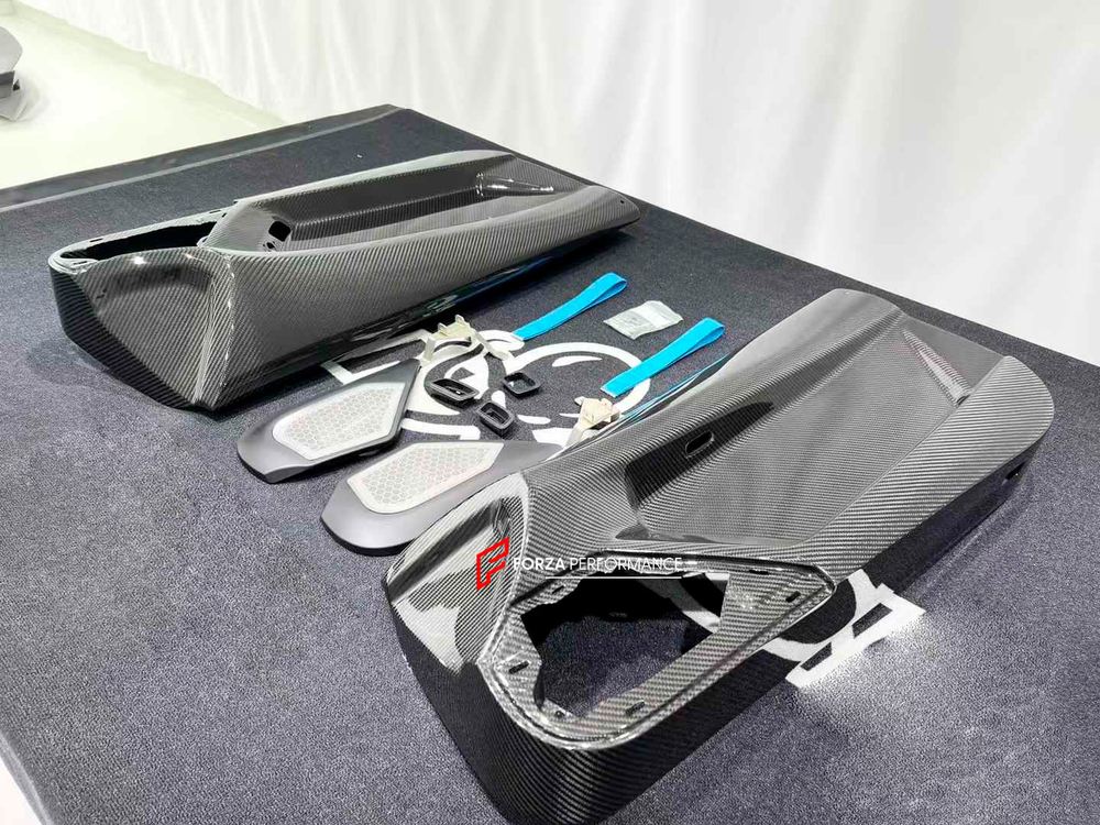 Карбоновые панели дверей SVJ style для LAMBORGHINI AVENTADOR LP700 / LP700-4 Roadster / LP720 / LP740 / LP750 / LP770 SVJ S Roadster Ламборгини