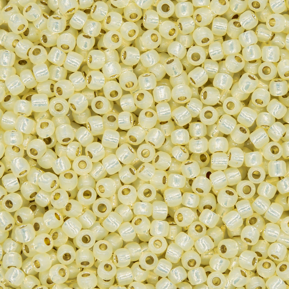 Японский бисер TOHO Round 11/0 (№PF2109), с внутренним серебрением, полупрозрачный глянцевый
