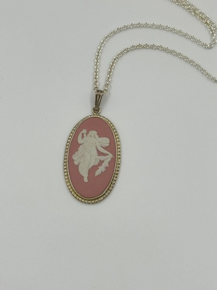 Кулон Wedgwood розовый