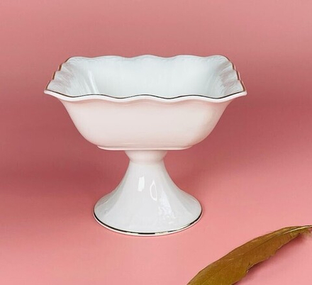 Lenardi 102-147 Квадратная конфетница 15см на ножке АГАТА в под.уп.(х12)Фарфор