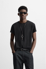 Базовая футболка slim fit