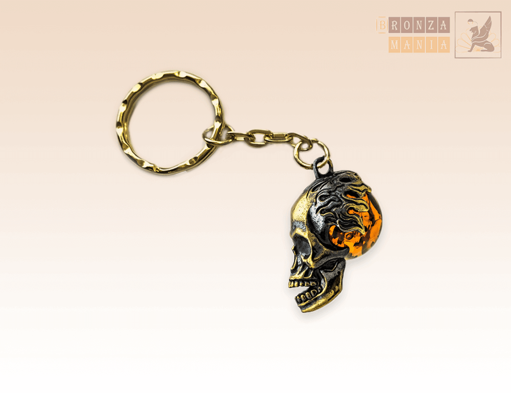 брелок Череп с янтарем