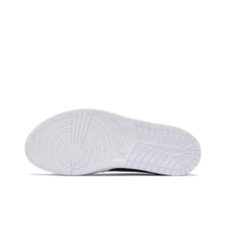 Женские кроссовки Air Jordan 1 Low Slip 'Black' AV3918-001