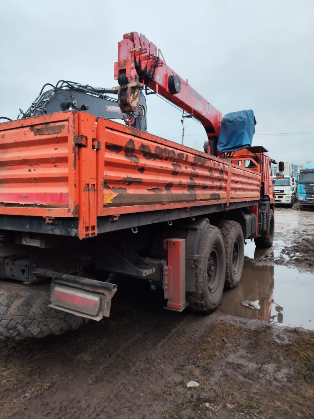 КамАЗ 43118 6x6 Бортовой с КМУ 41K00G-LA (Дизельный, 11,8 л, 300 л.с., МТ)