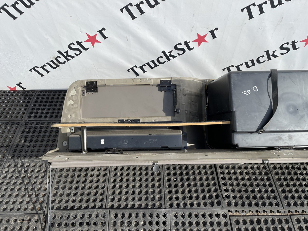 Консоль кабины верхняя 2018г.