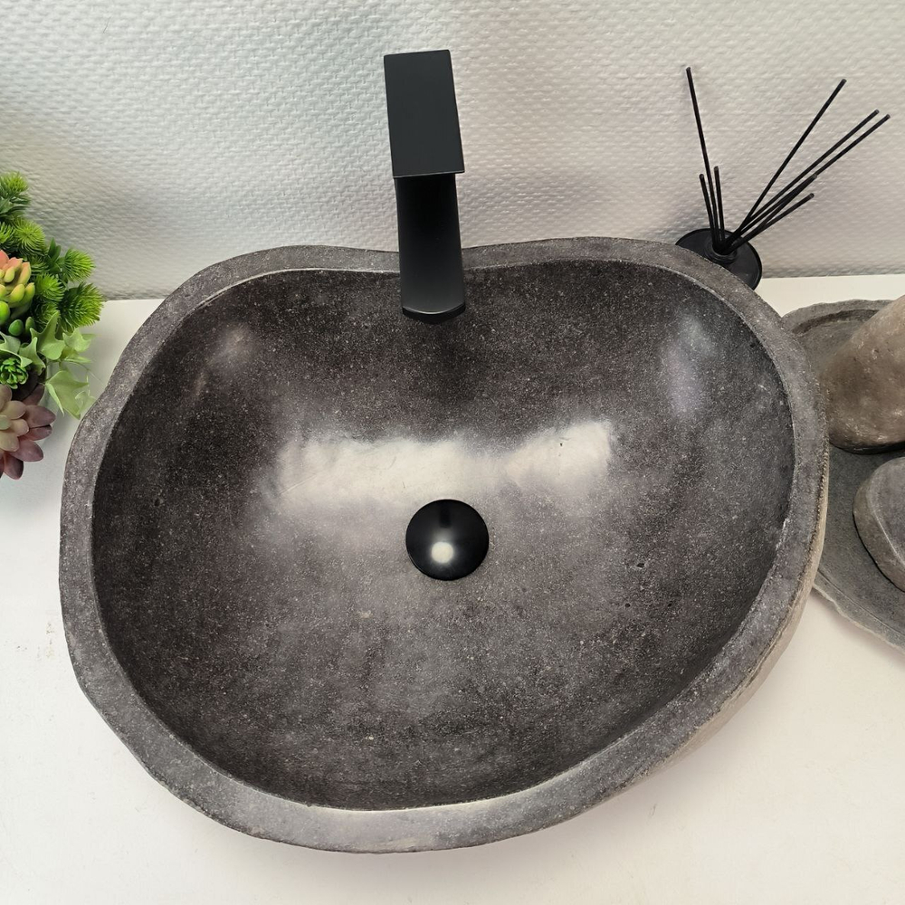 Раковина из речного камня RS63443 (52*42*15) 0123