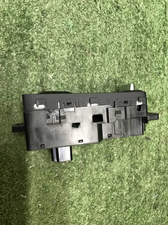 Кнопка стояночного тормоза Changan Uni-T (20-нв)