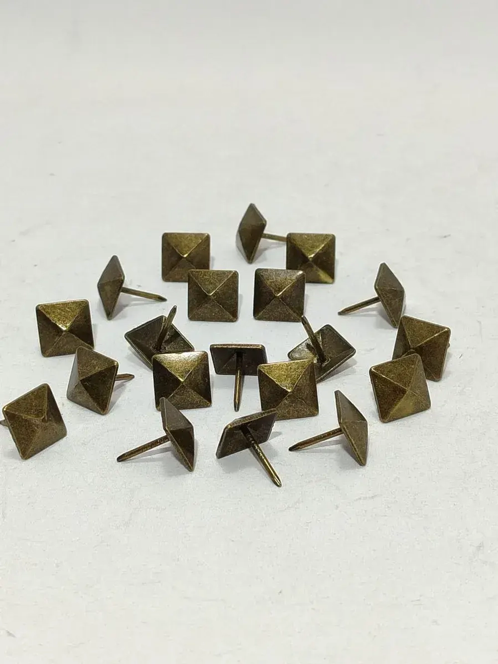 Гвозди обивочные декоративные под старину с большой шляпкой