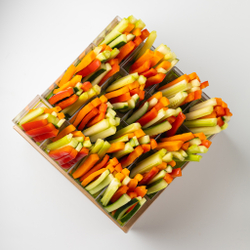 Овощные палочки с соусом Песто