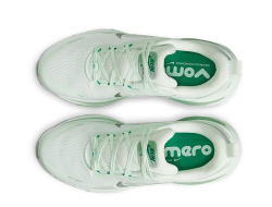 Женские кроссовки для бега Nike Vomero 18 W Светло-зелёно-серебряные
