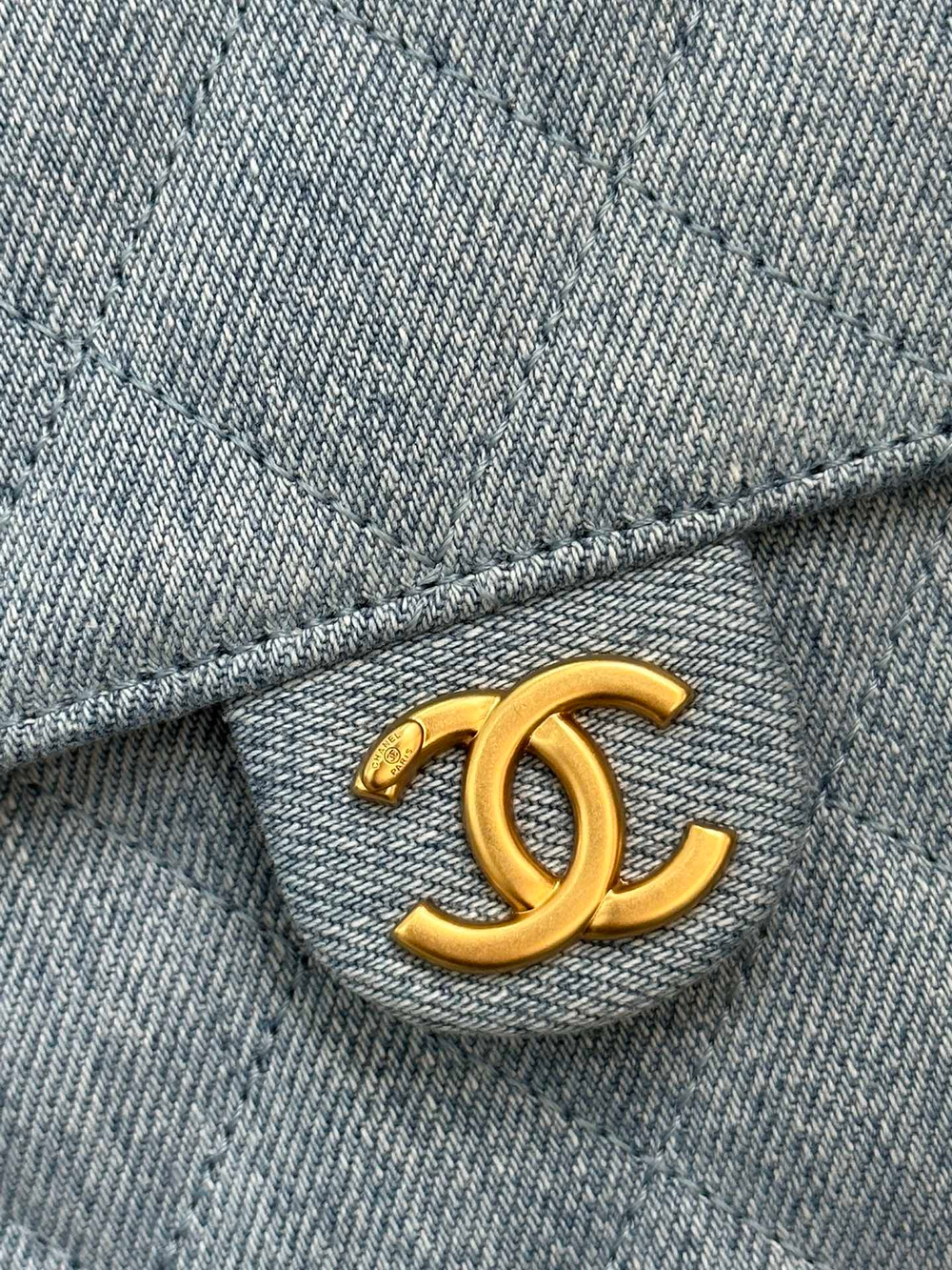 Chanel 25 Small Handbag 30 cm
