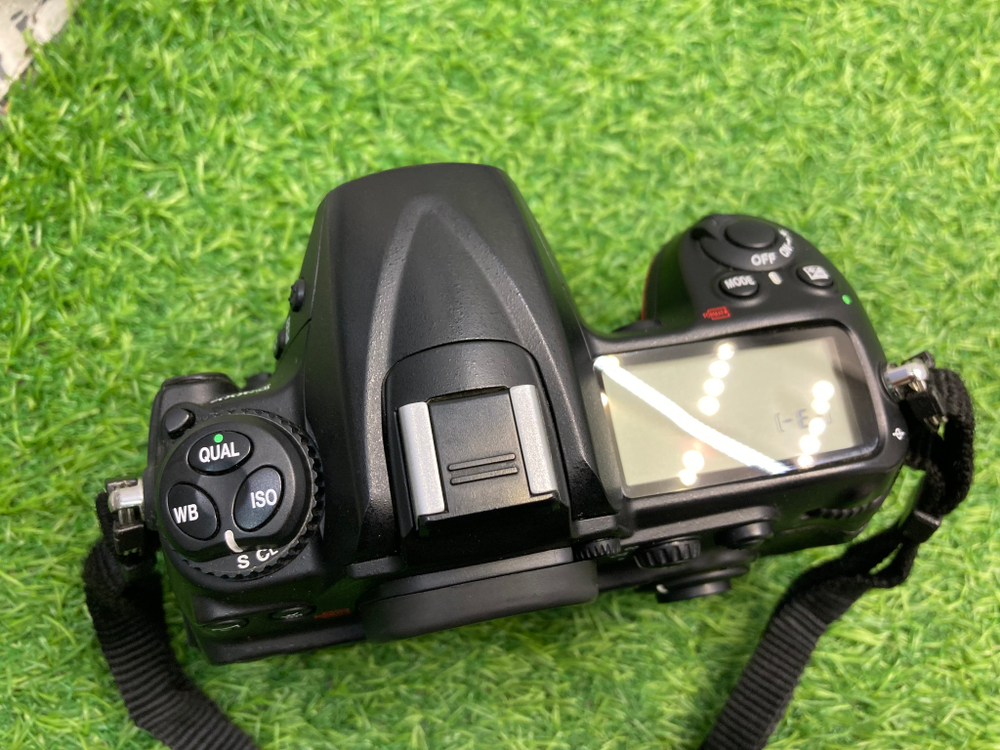 Nikon D300S 38.100 кадров