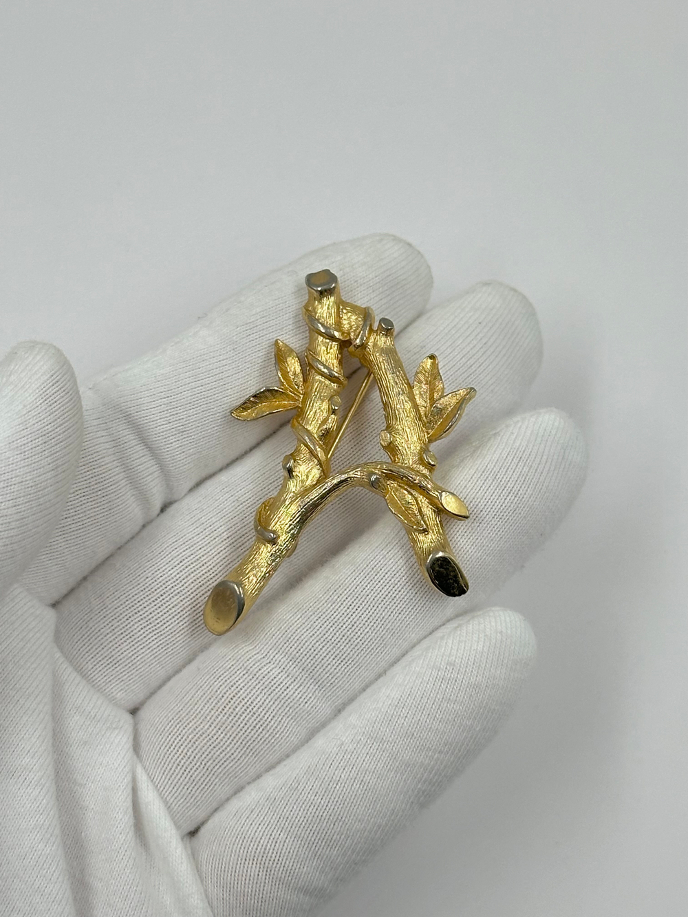 Брошь Буква А Sarah Coventry