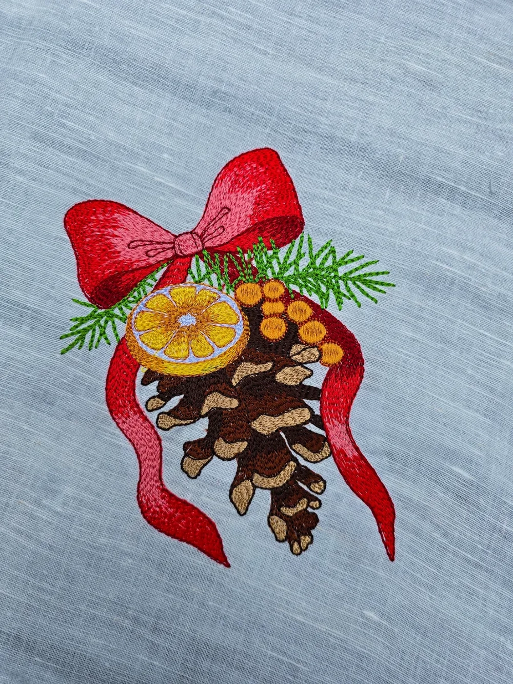 Кухонное полотенце с вышивкой "Шишка"