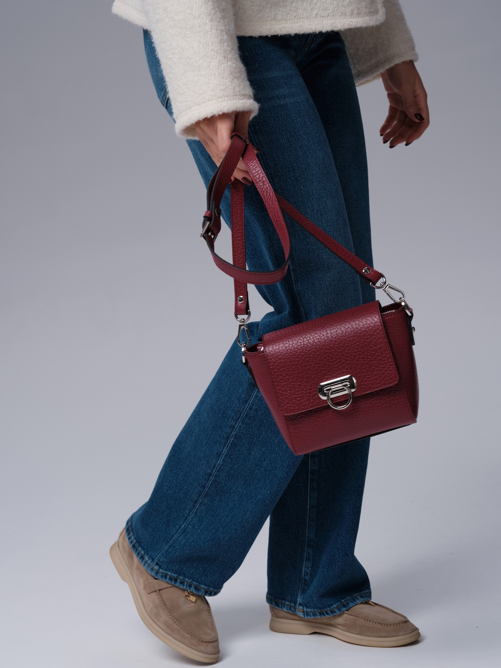 Сумка кожаная кросс-боди Azaro 3520 вишневый/соло