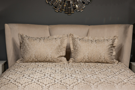 Покрывало 260x260 и 2 наволочки 50x70 Garda Decor Emotion бежевое