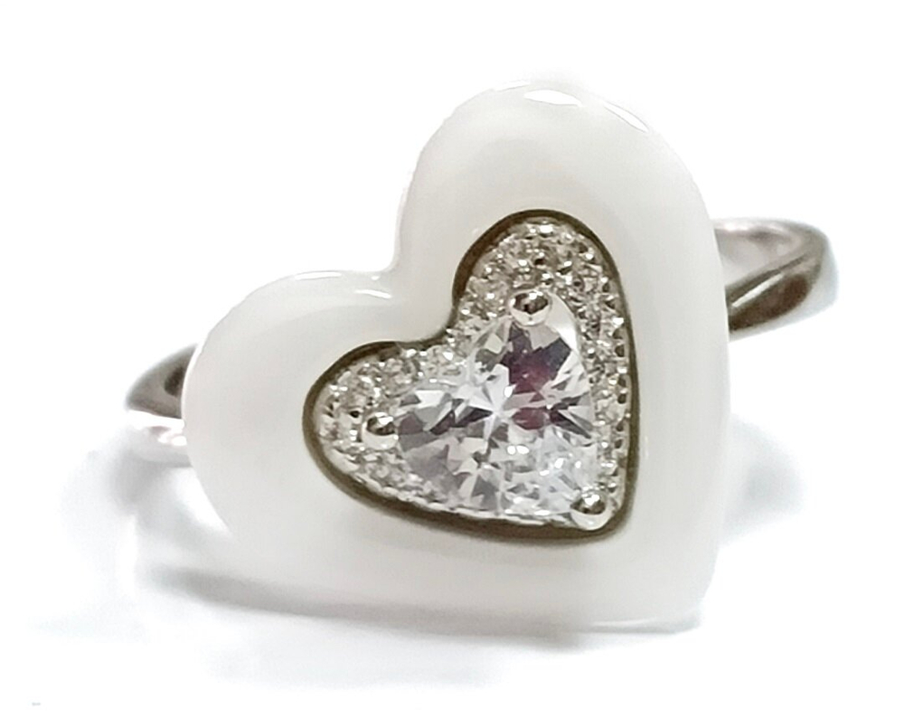 Ювелирное кольцо из серебра с керамикой