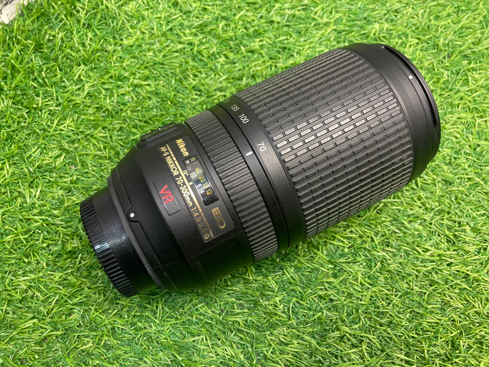 Nikon 70-300mm 4.5-5.6G ED-IF AF-S VR
