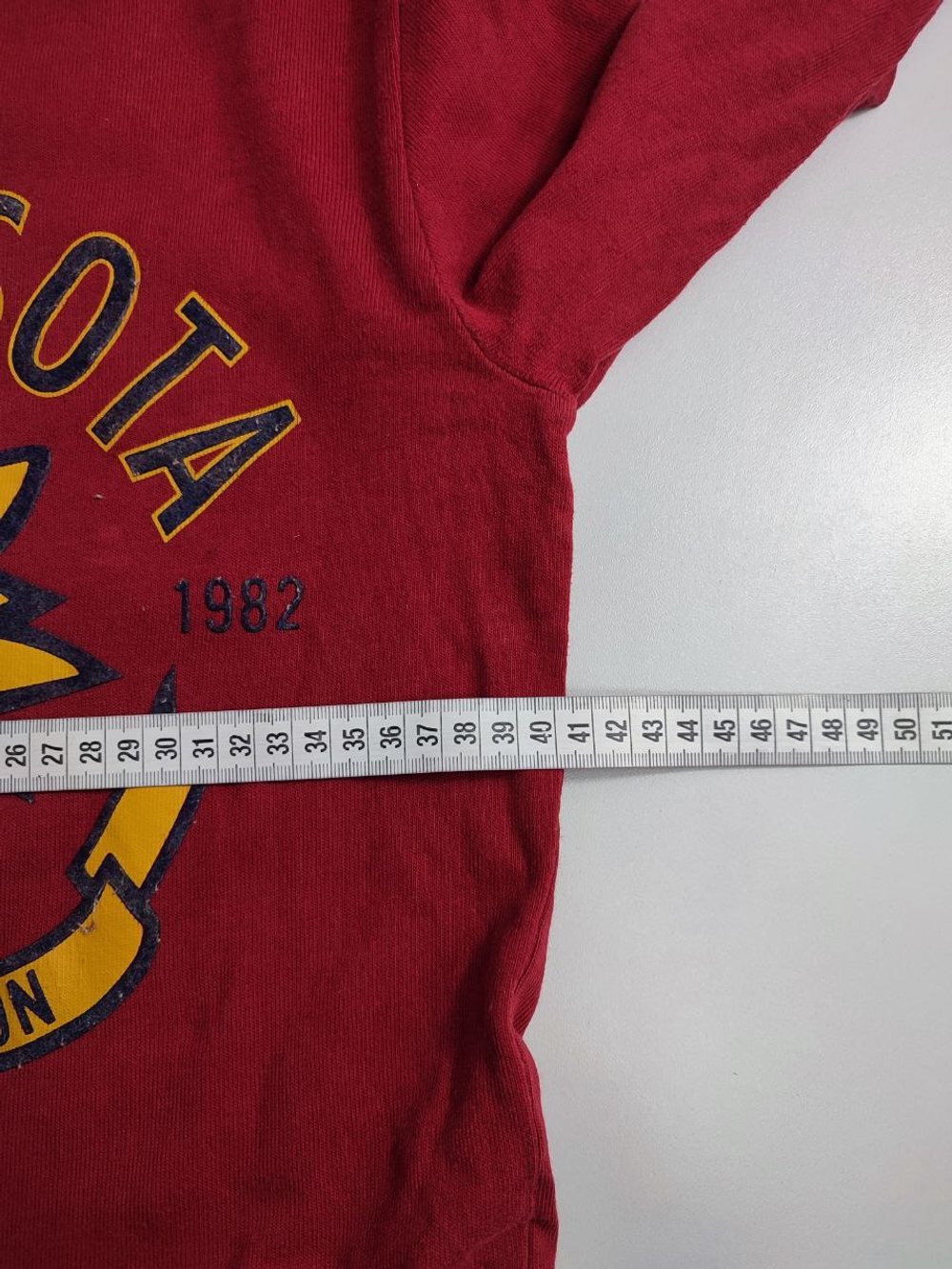 Свитшот H&M практичный на 8/10 лет