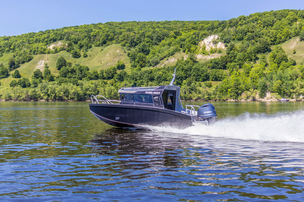 Катер Volzhanka VOYAGER 700 COB (CabinOpenBow)