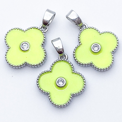 Подвеска Клевер, цвет серебро+желтый, размер 16*14 мм, цена за 1 шт