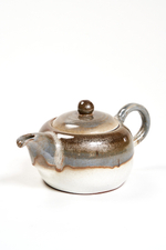 Чайник бело-серый